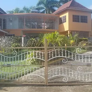 Villa Chaudhry House, Montego Bay